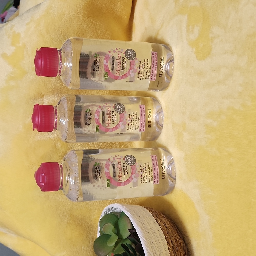 MICELLAR CLEANSSING WATER.